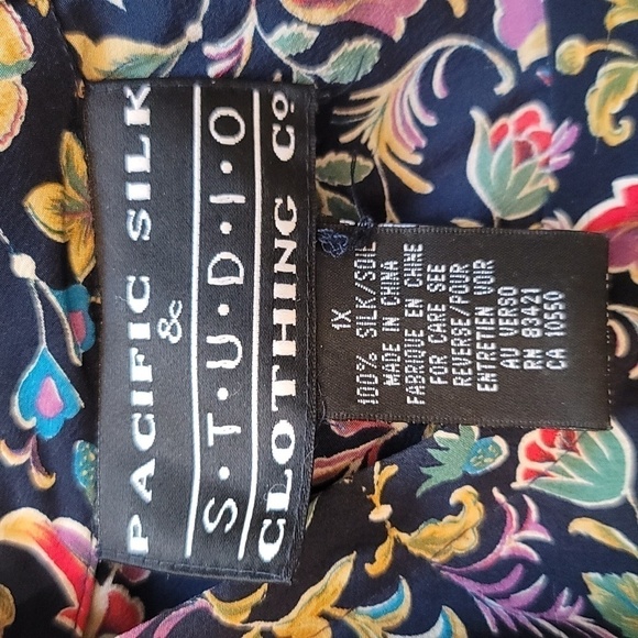 Pacific Silk & Studio 100% Silk Navy And Floral Print Short-Sleeve Crewneck - 1X - Picture 6 of 6